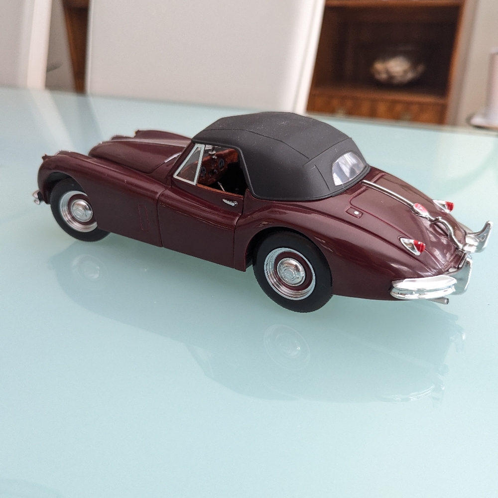 Sun Star 1955 Jaguar XK 140 Convertible 1:18 Die Cast Model Car Rare Collectible - Picture 5 of 12